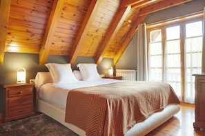 4 slaapkamers, een strijkplank/strijkijzer, gratis wifi, beddengoed