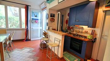 Kochgeschirr/Geschirr/Besteck