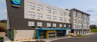 Tru by Hilton Radford, VA