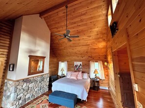 4 chambres, bureau, fer et planche à repasser, accès au Wi-Fi (inclus)