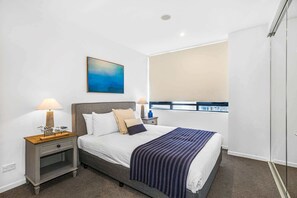 2 Schlafzimmer, Schreibtisch, Bügeleisen/Bügelbrett, WLAN