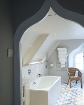 Bathroom - Penally Abbey Hotel (Tenby)