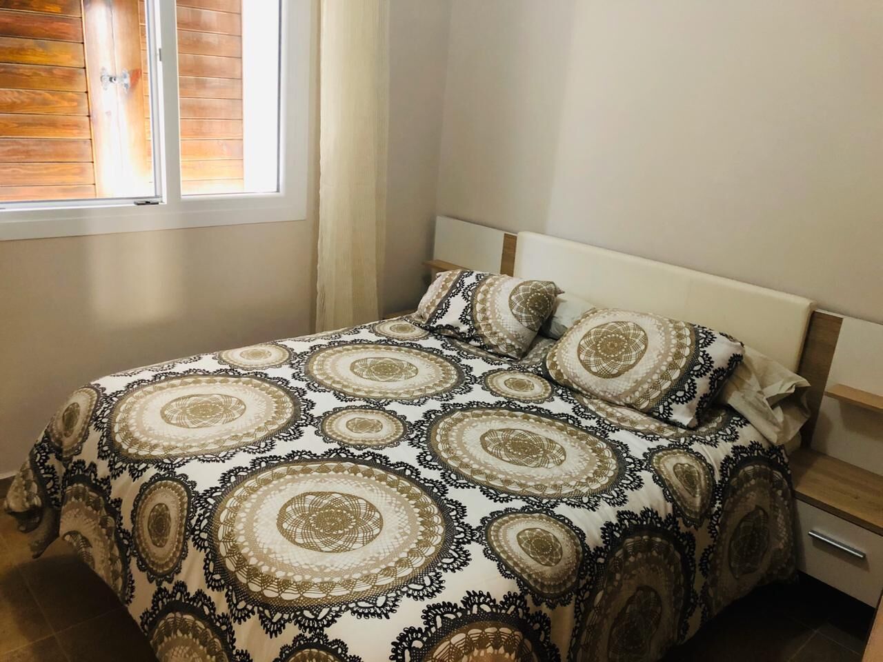 2 bedrooms, bed sheets