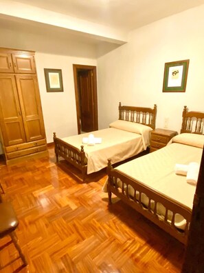 Zweibettzimmer | Kostenloses WLAN, Bettwäsche