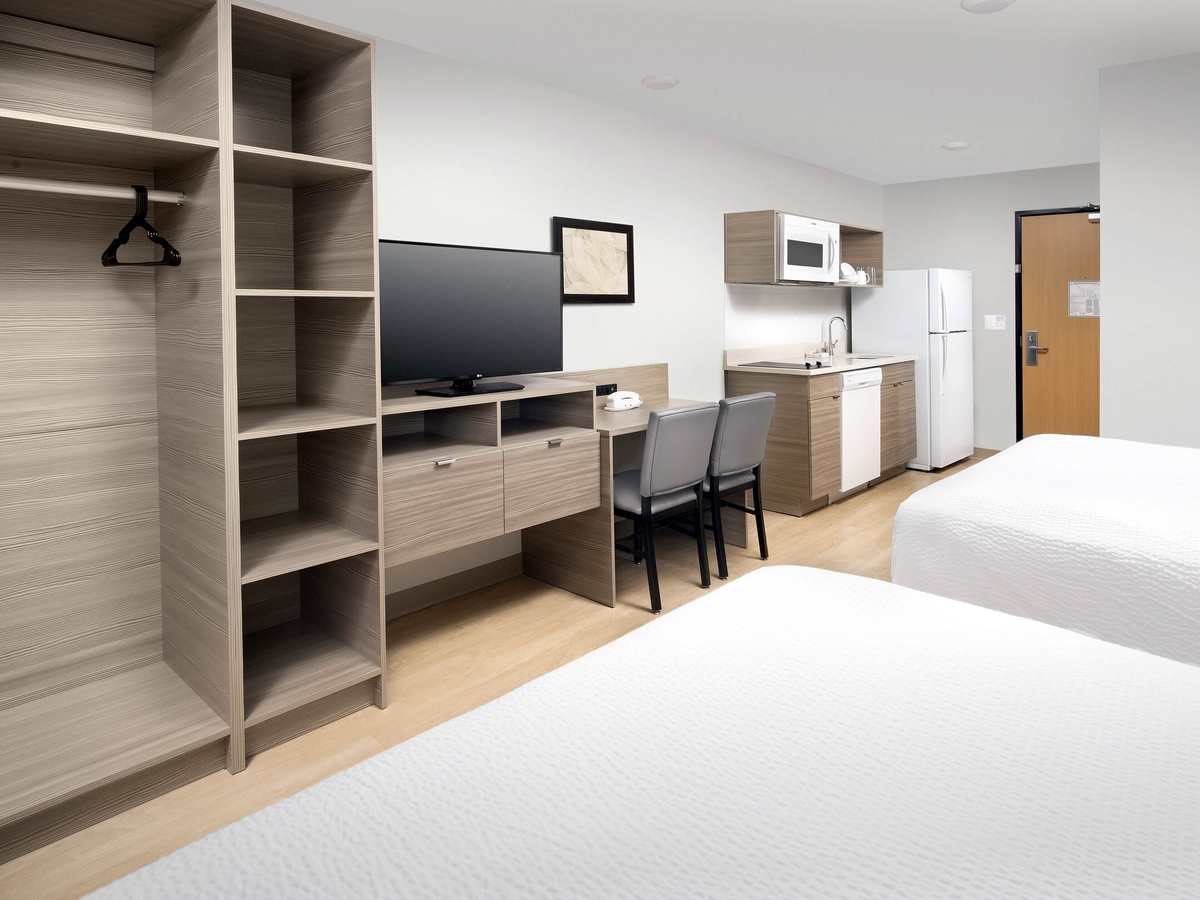 Standaard kamer, 2 queensize bedden, niet-roken | Een bureau, een laptopwerkplek, gratis wifi, beddengoed