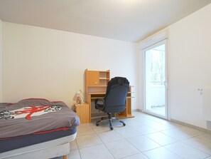 1 bedroom, iron/ironing board, WiFi, bed sheets