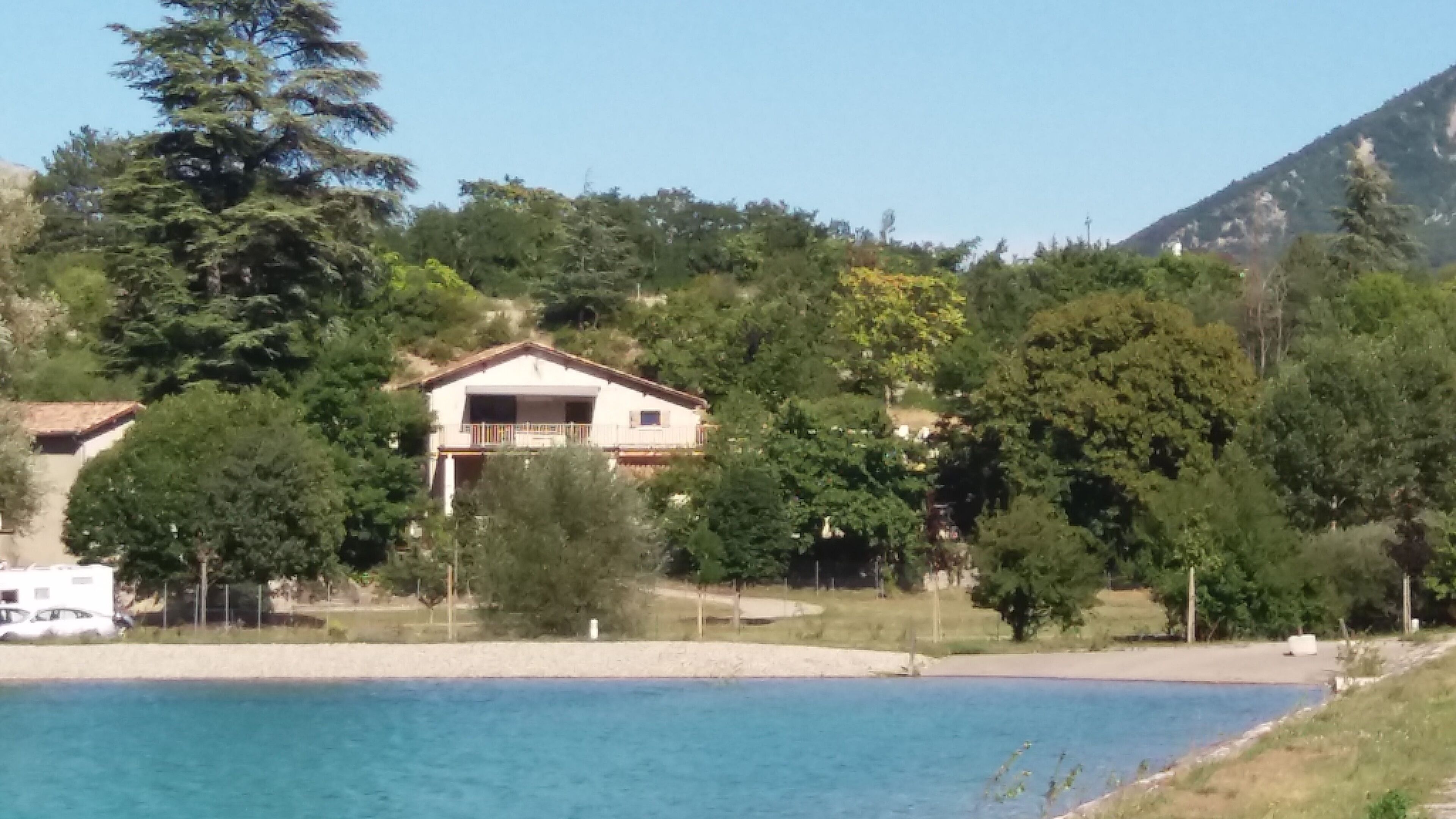 La Maison vue du Lac