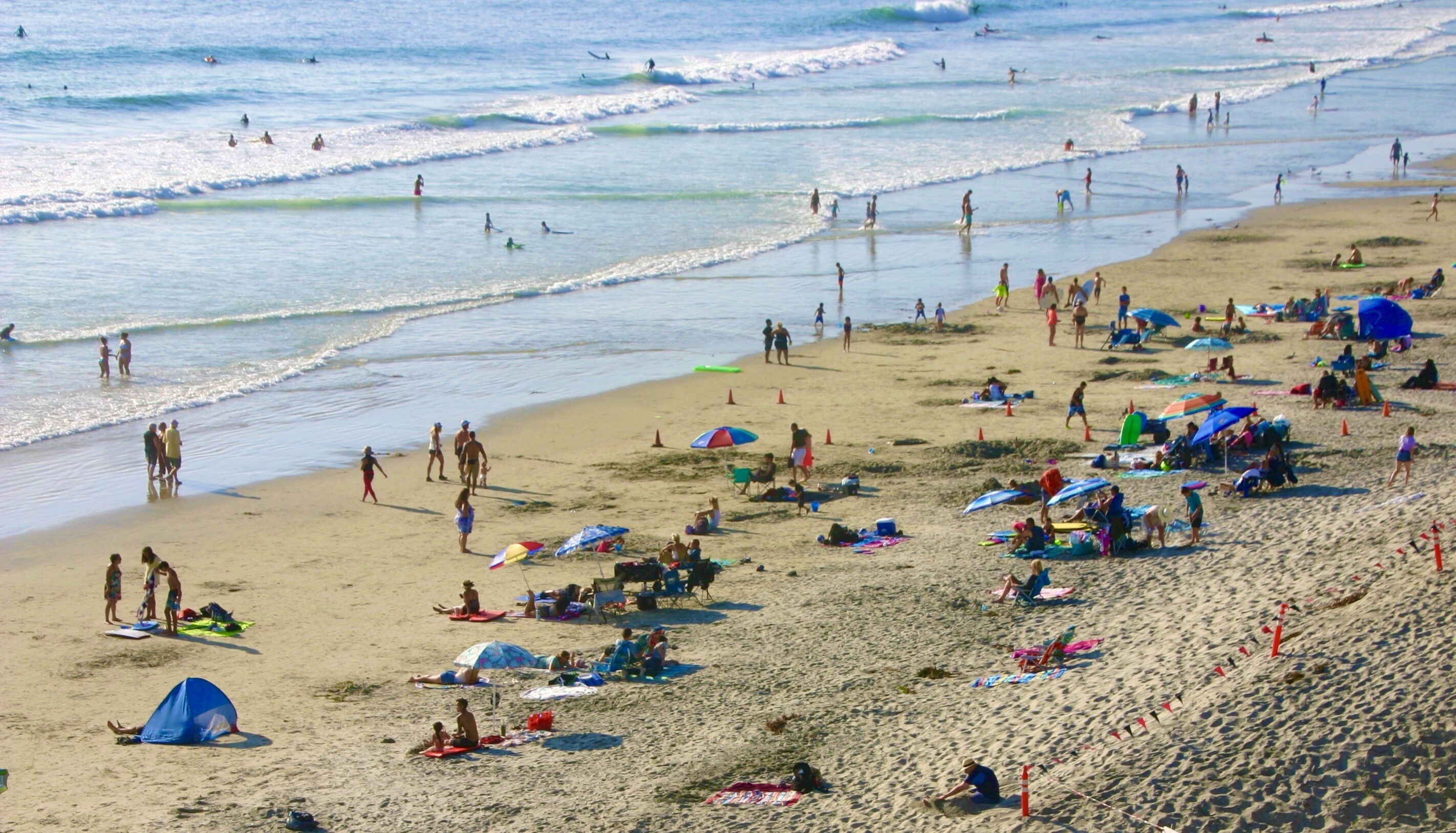 Beach nearby, sun loungers, beach towels