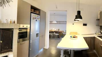 Kühlschrank, Ofen, Herdplatte, Geschirrspüler