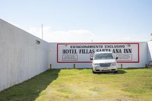 Free self parking - Hotel Villas Santa Ana (Boca del Río)