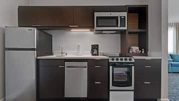 Fridge, coffee/tea maker