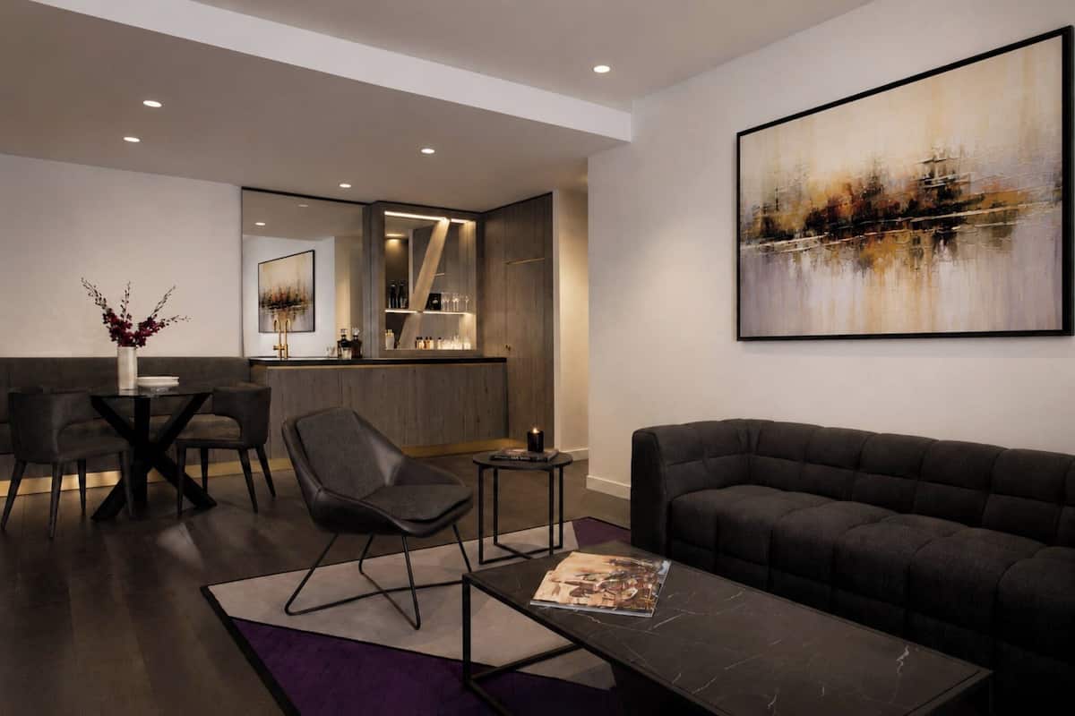 Phòng Suite, 1 giường đơn (Hotel X) | Bộ đồ giường cao cấp, minibar, két bảo mật tại phòng, bàn