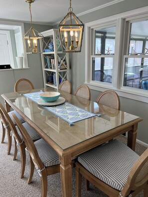 Dining - Walk to Chatham Center or bike the Cape Cod Rail Trail! (Chatham)