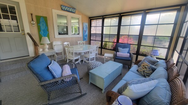 TV - Walk to Chatham Center or bike the Cape Cod Rail Trail! (Chatham)