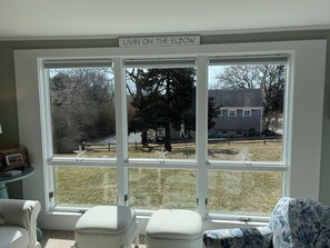 Interior - Walk to Chatham Center or bike the Cape Cod Rail Trail! (Chatham)