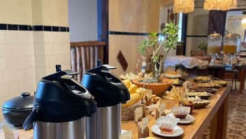 Free daily buffet breakfast