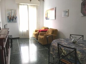 Apartment, 2 Bedrooms | Living area