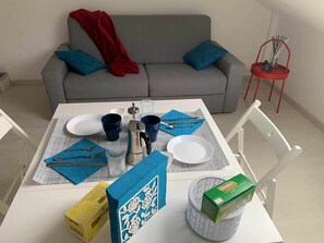 Leilighet, 1 soverom | Oppholdsområde | Flatskjerm-TV