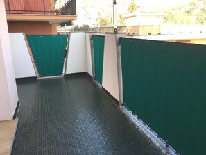 Apartamento, 2 habitaciones | Balcón