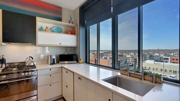 冰箱、微波炉、烤箱、炉灶