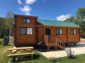 RV Park Cabin | Terrace/patio