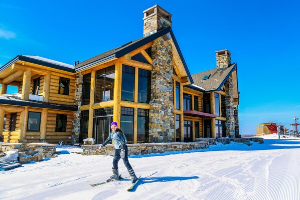 Dining - Mont du Lac Resort (Superior)