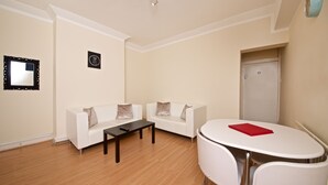 Unclassified image, 4 of 25, button - Liverpool City Stays - Lawrence Road BB1 (Liverpool)