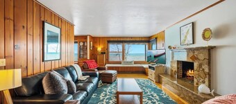 Waterfront property + Beach + Internet