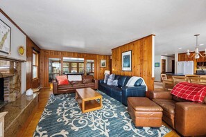 Smart TV, fireplace, DVD player, books