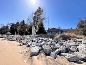 Exterior - Waterfront property + Beach + Internet (Sturgeon Bay)