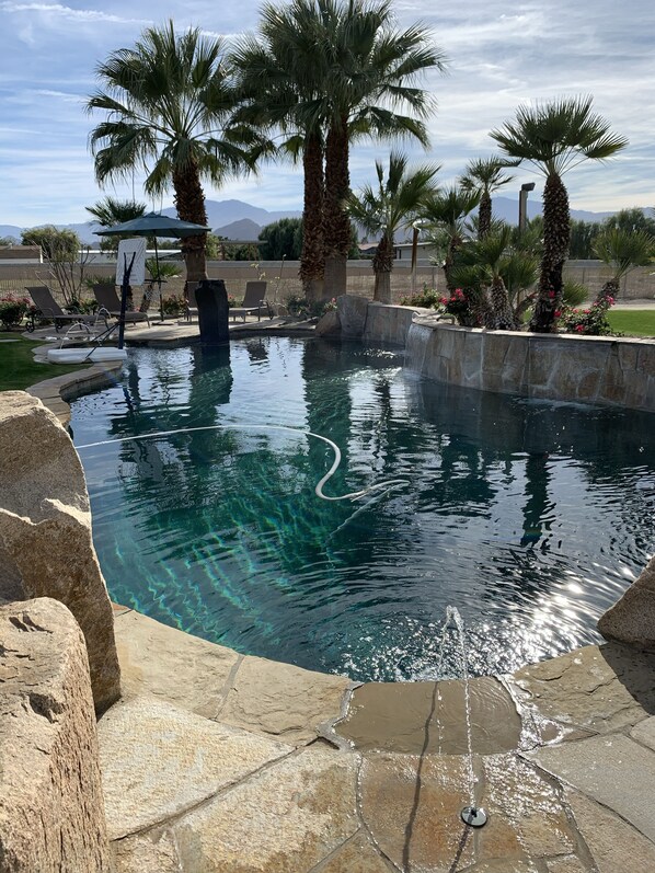 Piscine extérieure, piscine chauffée