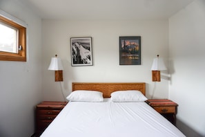 1 habitación, tabla de planchar con plancha, wifi gratis y ropa de cama