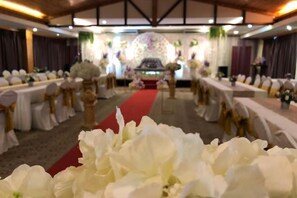Banquet hall