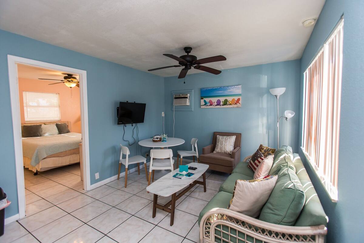 Apartment, 1 Bedroom, Non Smoking (Beachlife Deluxe - 5 min to beach) | Living room | Flat-screen TV