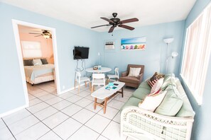 Apartment, 1 Bedroom, Non Smoking (Beachlife Deluxe - 5 min to beach) | Living area