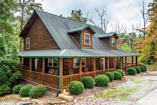 5BR, 5.5BA log cabin