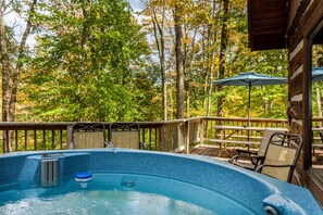 Tina de hidromasaje al aire libre