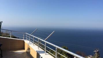 Villa | Terrace/patio