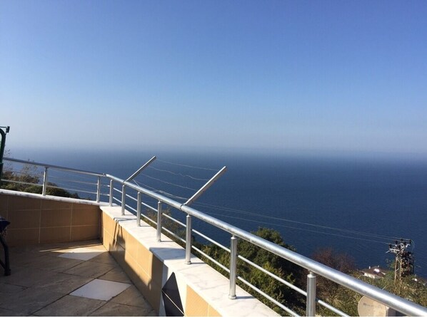 Villa | Terrace/patio