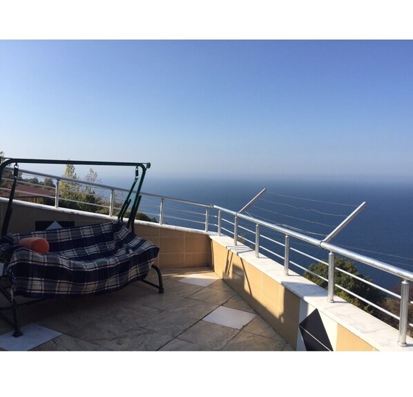 Villa | Terrace/patio