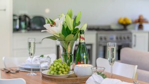 Dining - Banyula Annex - superb contemporary styling and modern amenities (Burradoo)