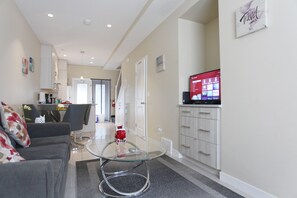 Smart-TV, Kamin, Videospiele