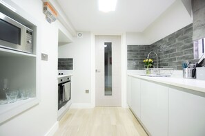 Shared kitchen - Laurel House (Reading)