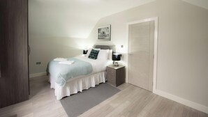 Deluxe Penthouse, Private Bathroom - Laurel House (Reading)
