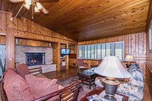 TV, fireplace, stereo