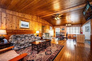 Smart TV, fireplace, stereo