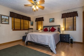 3 slaapkamers, een bureau, reisbedje, gratis wifi