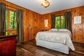 4 bedrooms, iron/ironing board, WiFi, bed sheets - 4BR, 3BA cabin (Nashville)