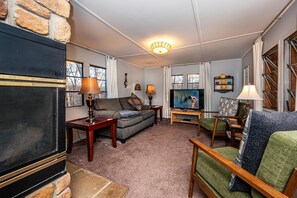 Télévision, cheminée