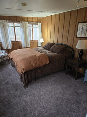 2 bedrooms, iron/ironing board, WiFi, bed sheets - 2 BR, 1 BA (Nashville)